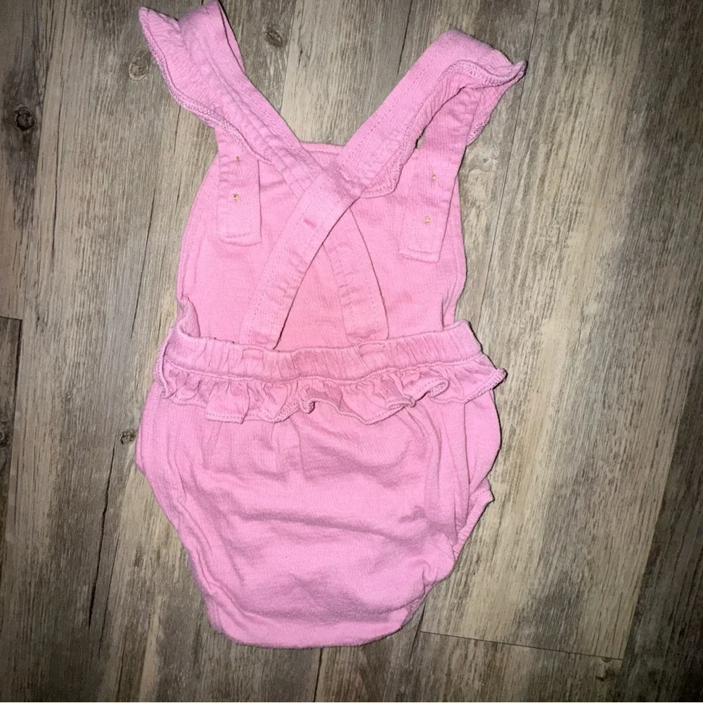 ☀️6/$20☀️ Carter's Pink Baby Romper